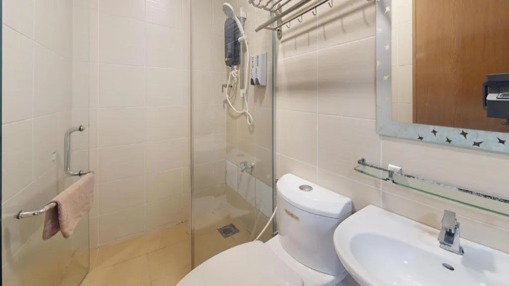 Peach Hill Hotel & Cafe