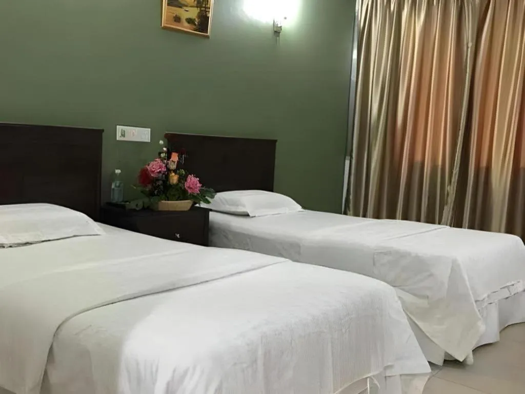 Bed in Loong Fatt Hotel