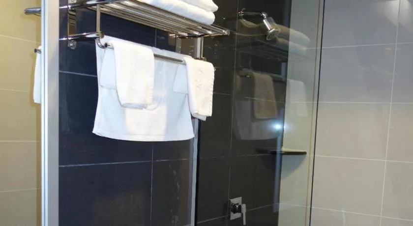 One Avenue Hotel (IJM)