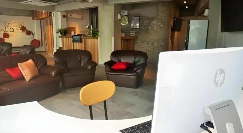 Riverine Garden Hotel