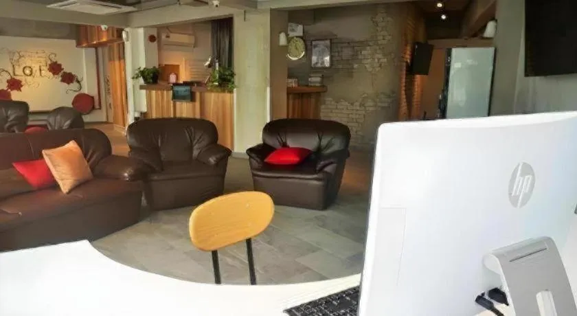 Riverine Garden Hotel