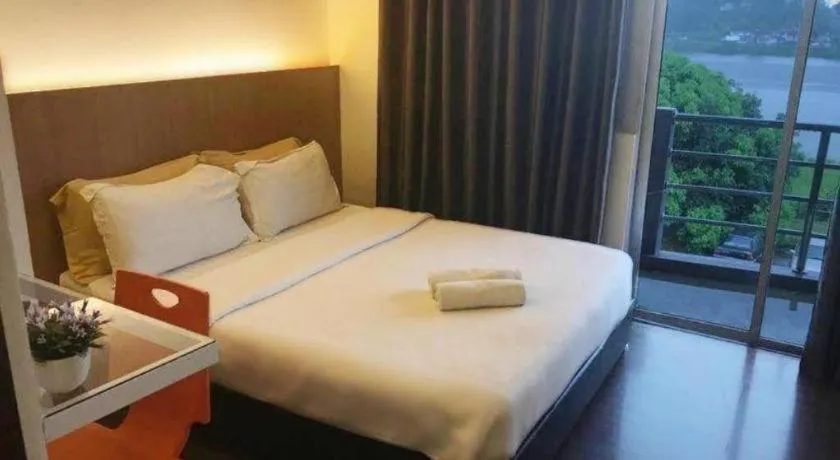 Bed in Place2Stay Business Hotel @ Waterfront