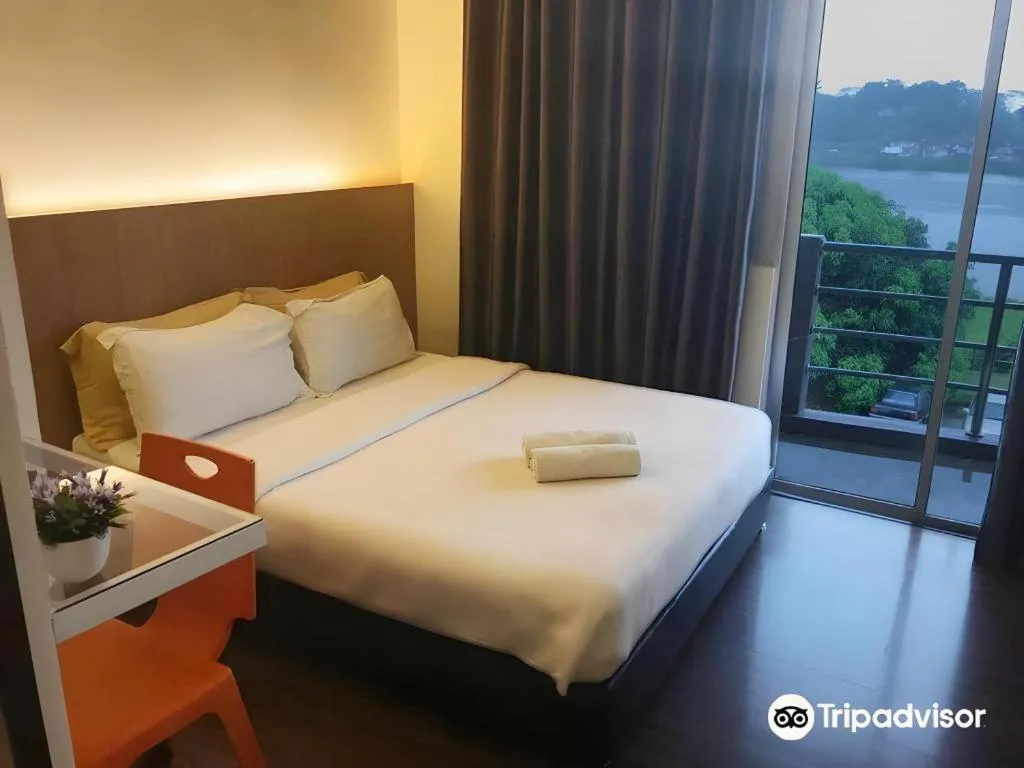 Bed in Place2Stay Business Hotel @ Waterfront