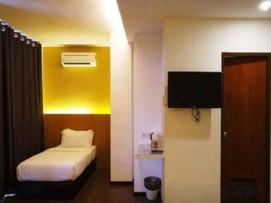 Bed in Place2Stay Business Hotel @ Waterfront