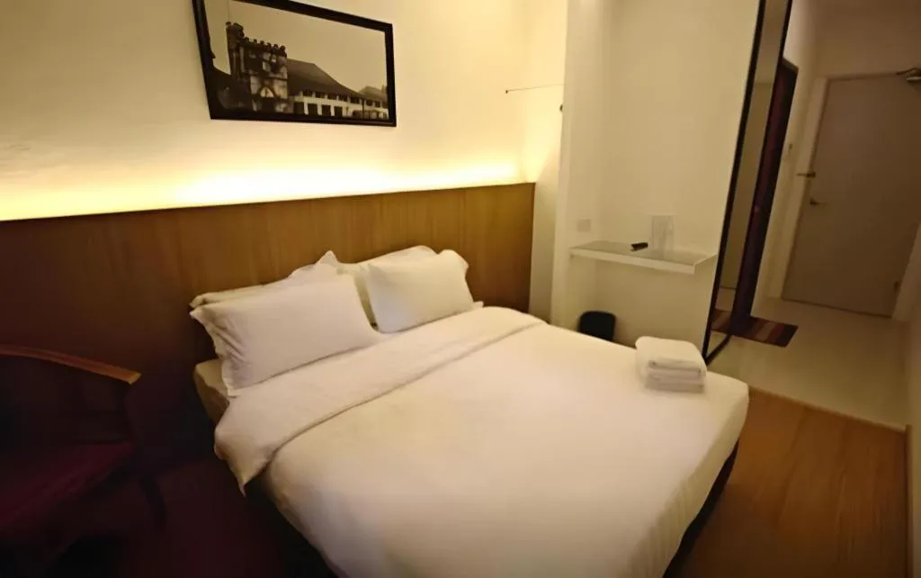 Bed in Place2Stay Business Hotel @ Waterfront