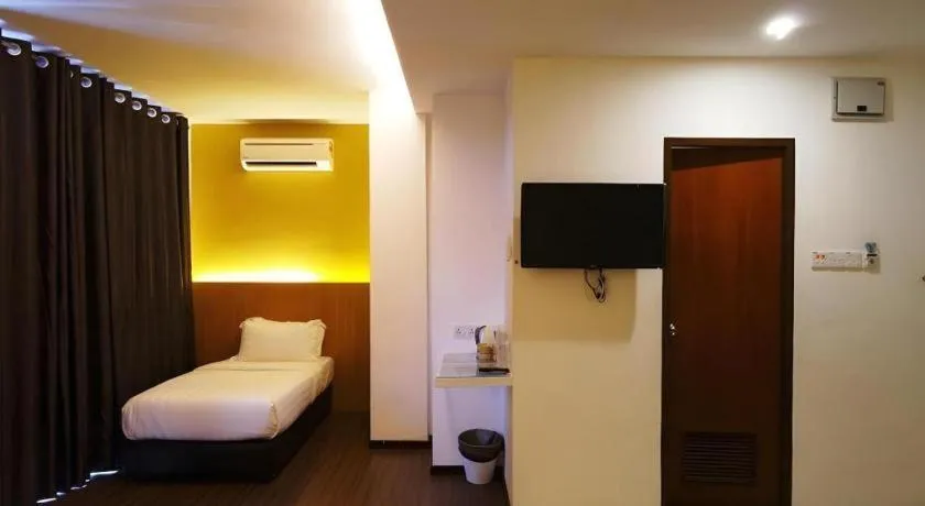 Bed in Place2Stay Business Hotel @ Waterfront