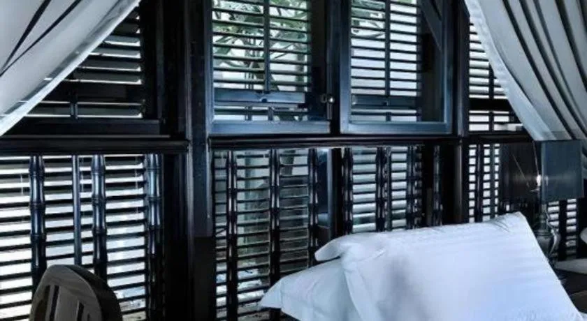 Bed in Courtyard at Heeren Boutique Hotel