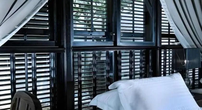 Bed in Courtyard at Heeren Boutique Hotel