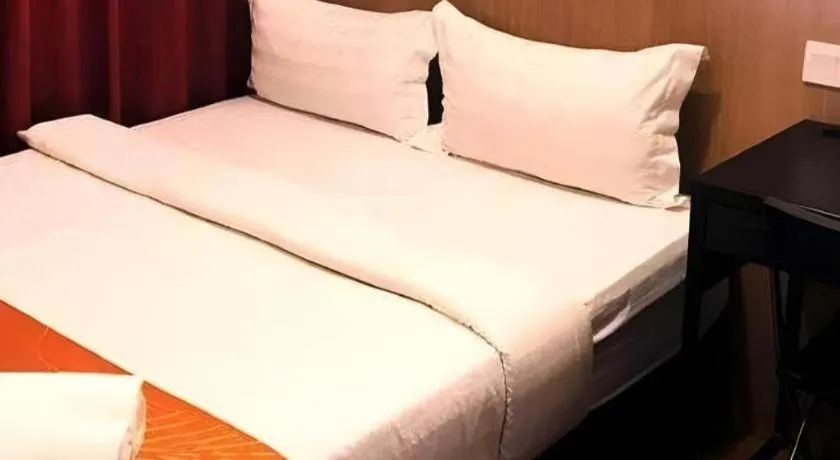 Bed in Place2Stay @ The Mines