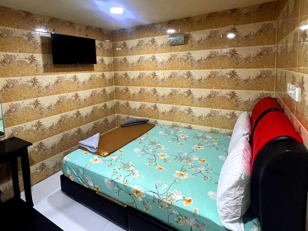 Bed in ARK HOTEL BATU CAVES