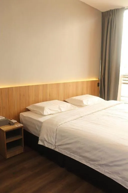 Bed in Semporna Seaview Hotel