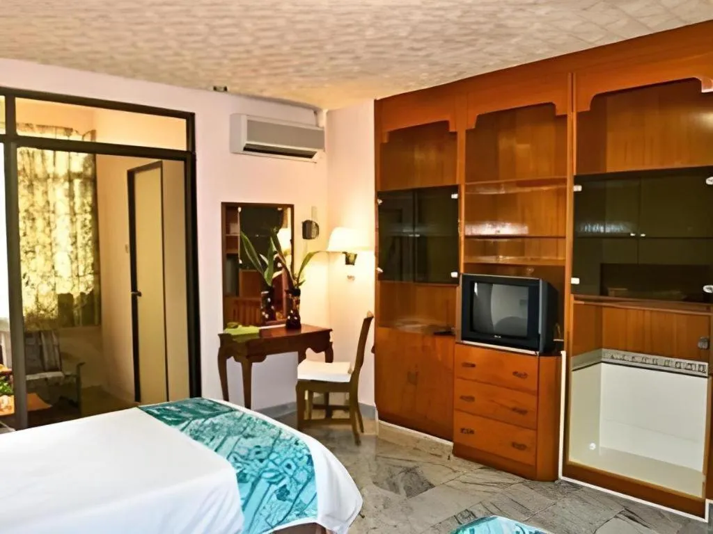 Bed in Seapark Condotel Hotel