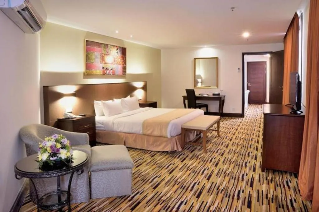 Bed in Hotel Royal Penang