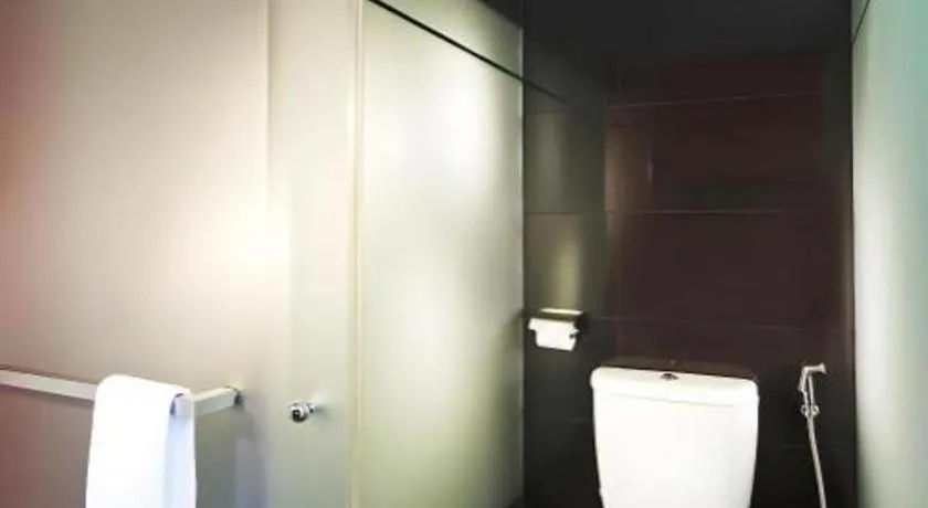 Zoom Inn Boutique Hotel by Ardens - Danga Bay