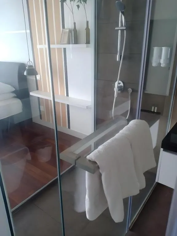 Zoom Inn Boutique Hotel by Ardens - Danga Bay