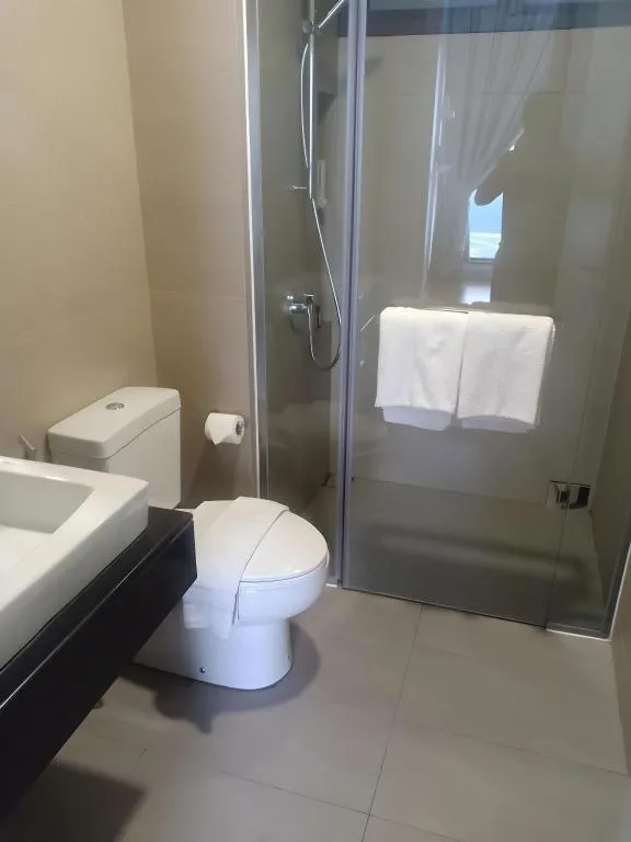 Zoom Inn Boutique Hotel by Ardens - Danga Bay