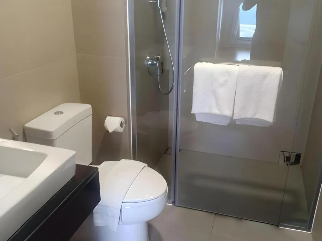 Zoom Inn Boutique Hotel by Ardens - Danga Bay