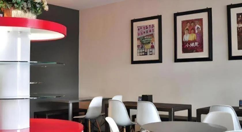 Zoom Inn Boutique Hotel by Ardens - Danga Bay