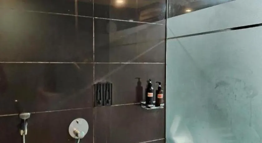 Zoom Inn Boutique Hotel by Ardens - Danga Bay