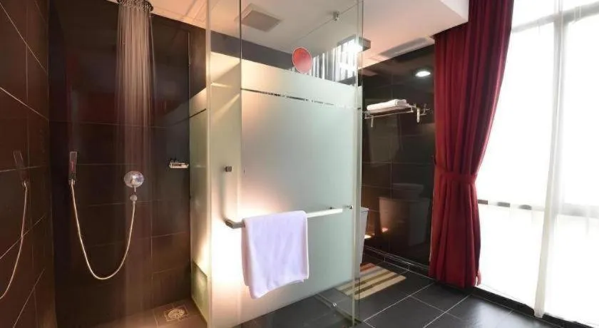 Zoom Inn Boutique Hotel by Ardens - Danga Bay