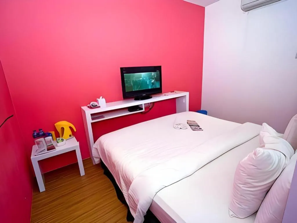 Bed in Zoom Inn Boutique Hotel by Ardens - Danga Bay