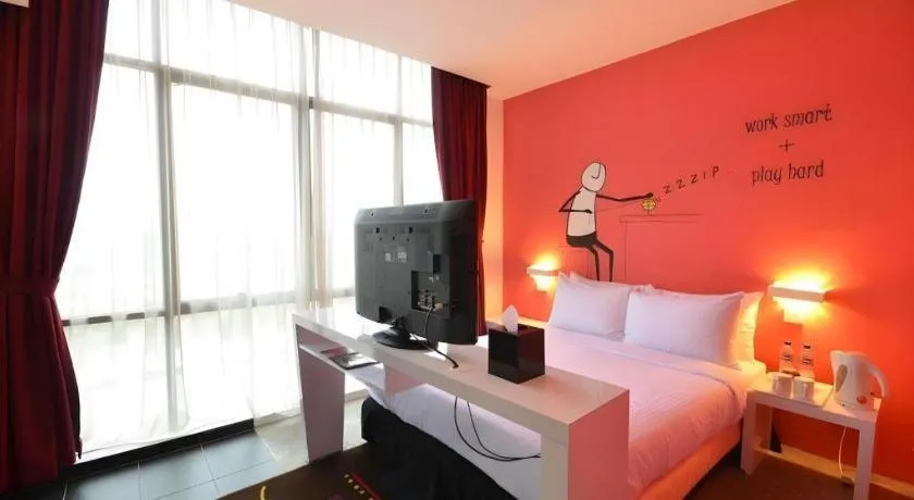 Bed in Zoom Inn Boutique Hotel by Ardens - Danga Bay