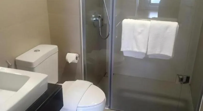 Zoom Inn Boutique Hotel by Ardens - Danga Bay