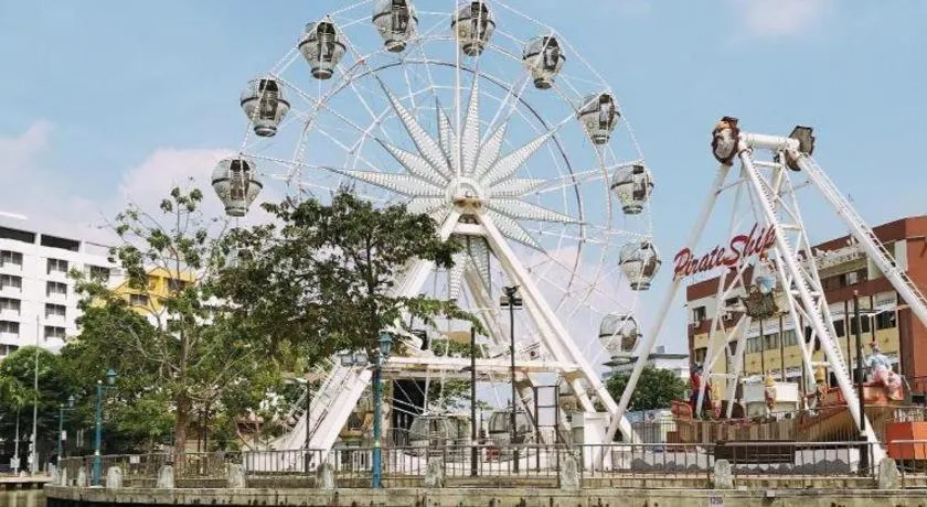 Hotel Zamburger Plaza Mahkota