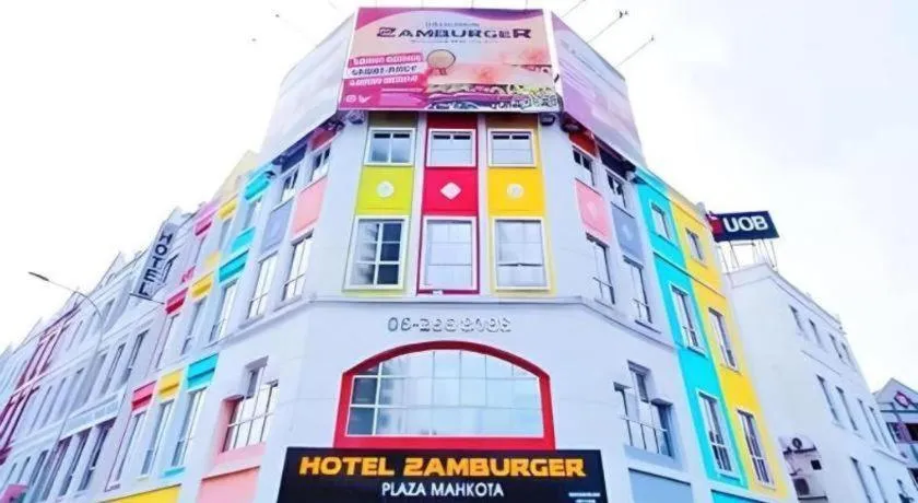 Hotel Zamburger Plaza Mahkota