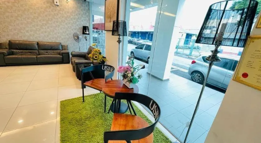 Hotel Zamburger Plaza Mahkota