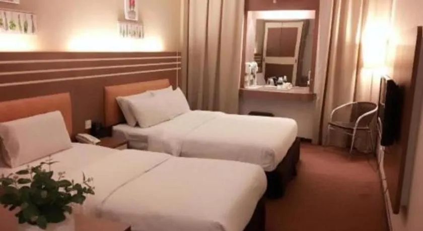 Bed in The Landmark Hotel