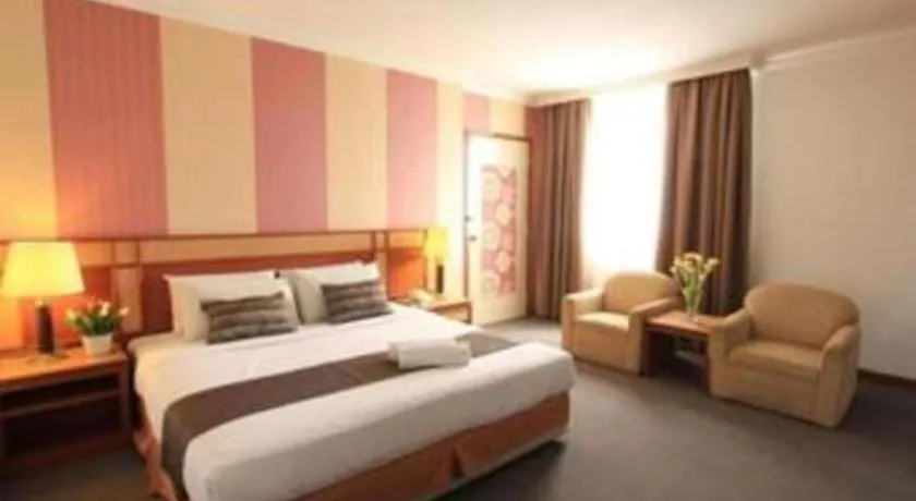 Bed in Pelican Hotel