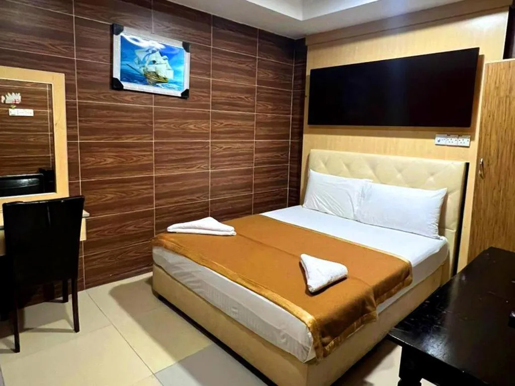 Bed in Batu Caves Business Hotel