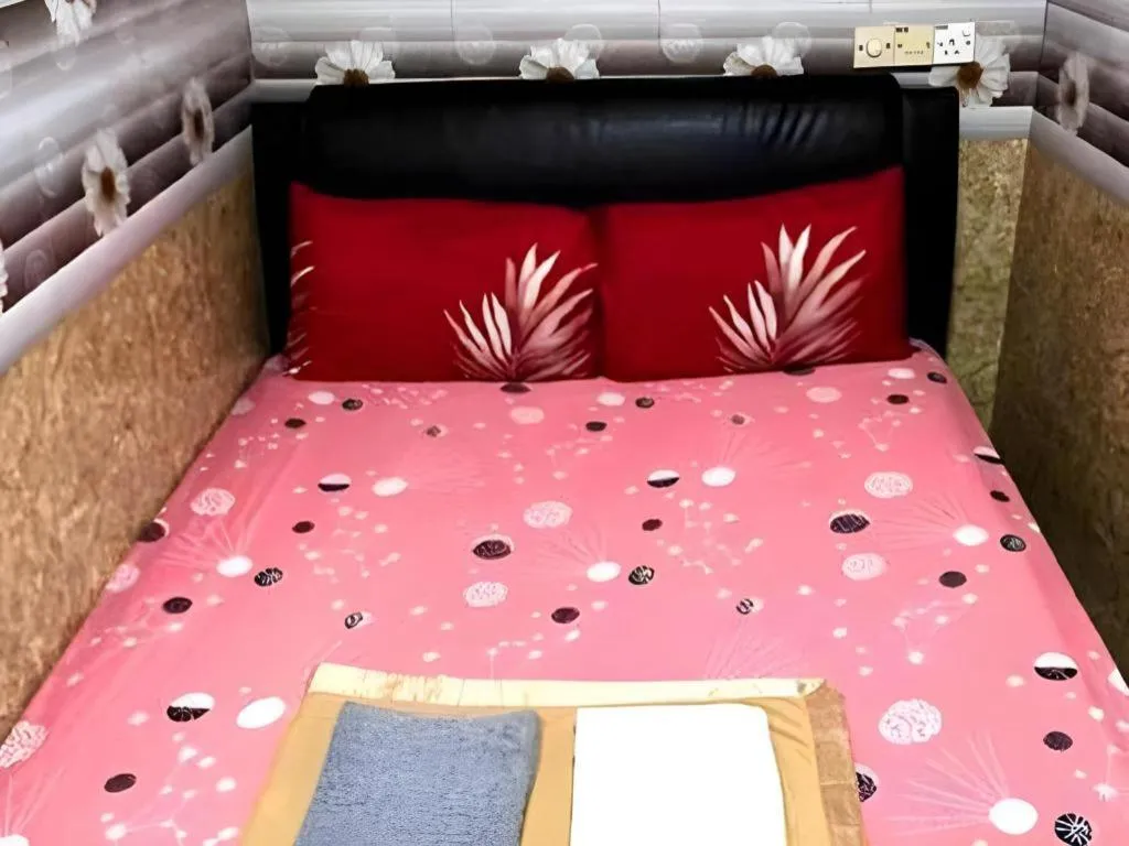 Bed in New Wave Sri Hartamas