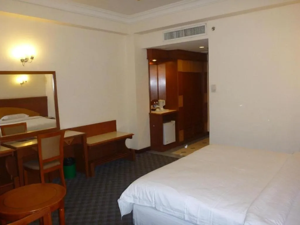 Bed in Seafest Hotel Semporna