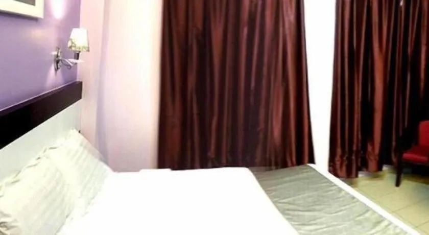 Bed in Hotel Star Moon