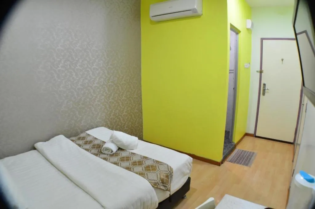 Bed in Hotel Zamburger Sungai Besi