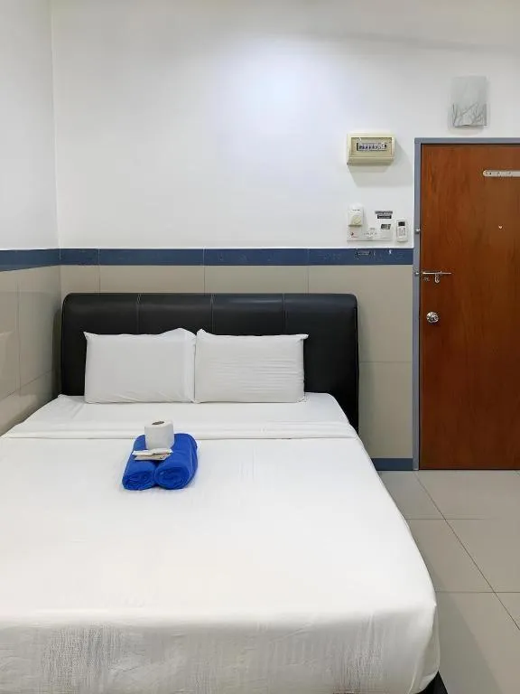 Bed in Burmahtel Hotel