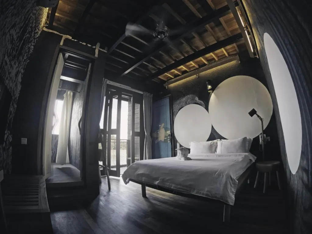 Bed in The Happy 8 Retreat @ Kuala Sepetang