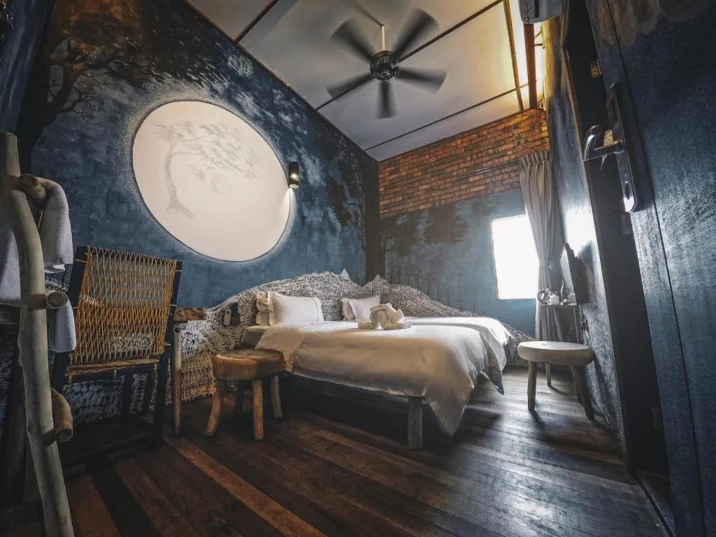 Bed in The Happy 8 Retreat @ Kuala Sepetang