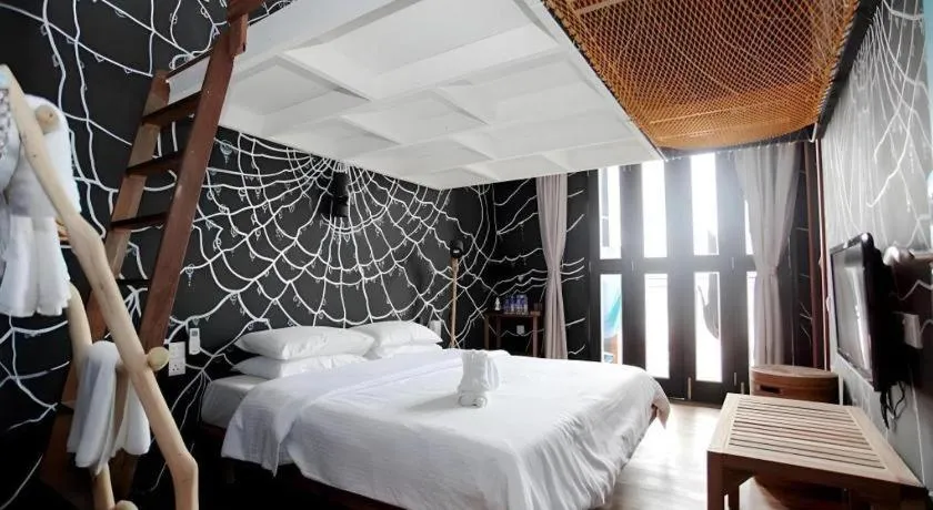 Bed in The Happy 8 Retreat @ Kuala Sepetang