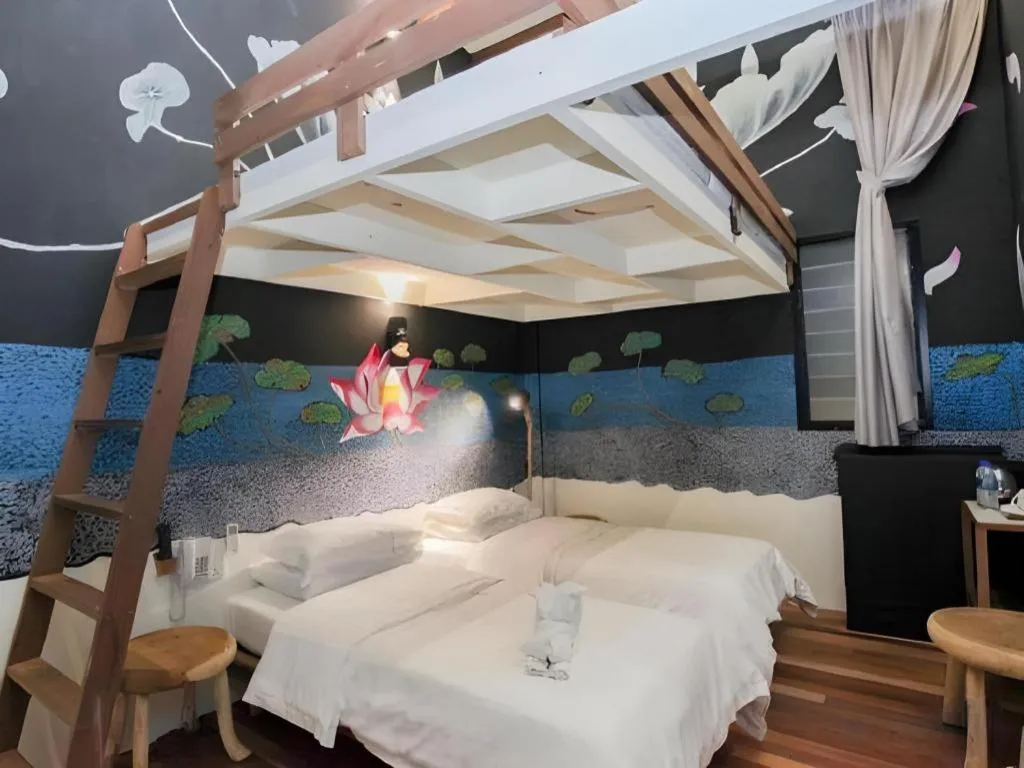 Bed in The Happy 8 Retreat @ Kuala Sepetang