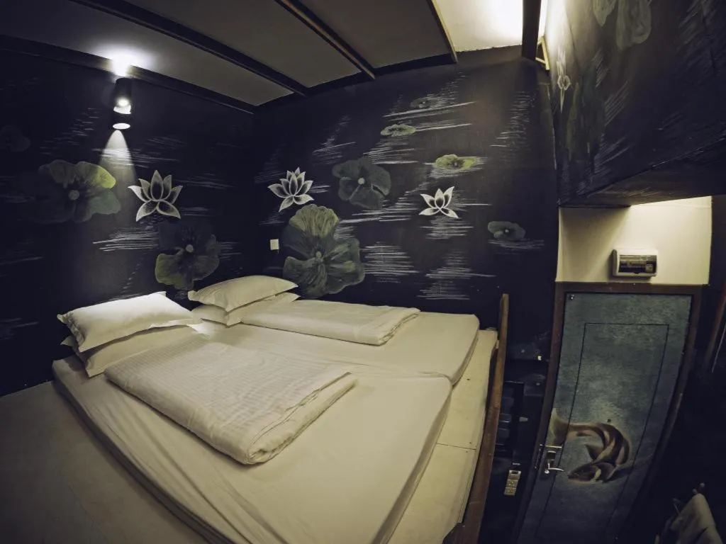 Bed in The Happy 8 Retreat @ Kuala Sepetang