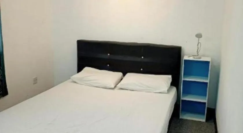 Bed in Hotel Centrepoint (Self Check In After 5PM)