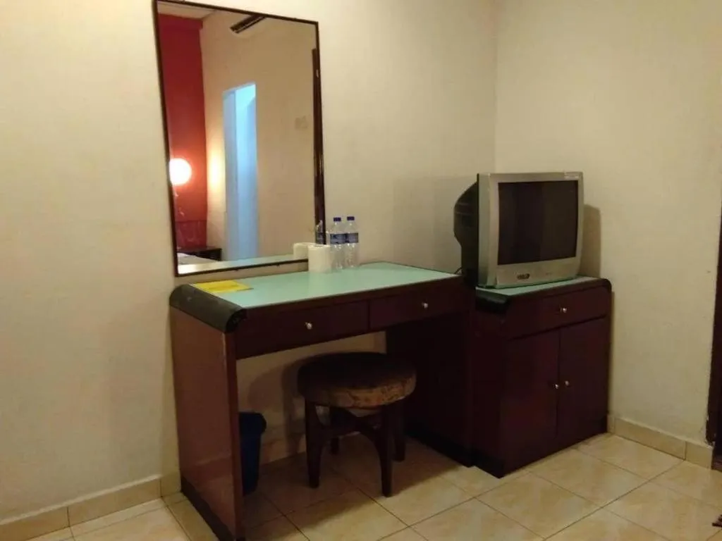 Hotel Centrepoint (Self Check In After 5PM)