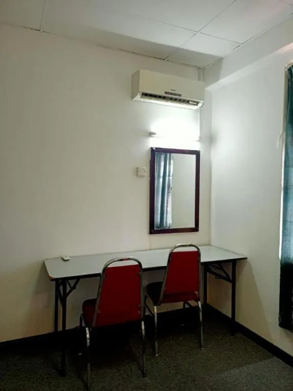 Hotel Centrepoint (Self Check In After 5PM)