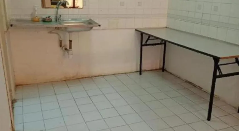 Hotel Centrepoint (Self Check In After 5PM)