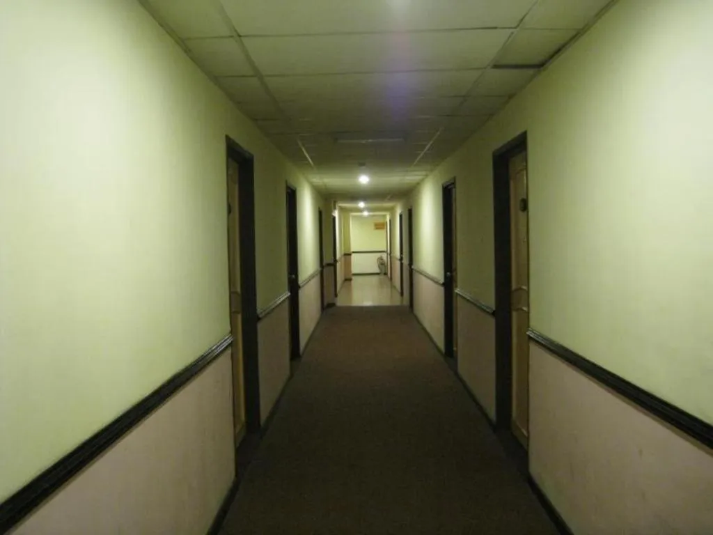 Hotel Centrepoint (Self Check In After 5PM)