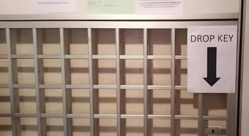 Hotel Centrepoint (Self Check In After 5PM)