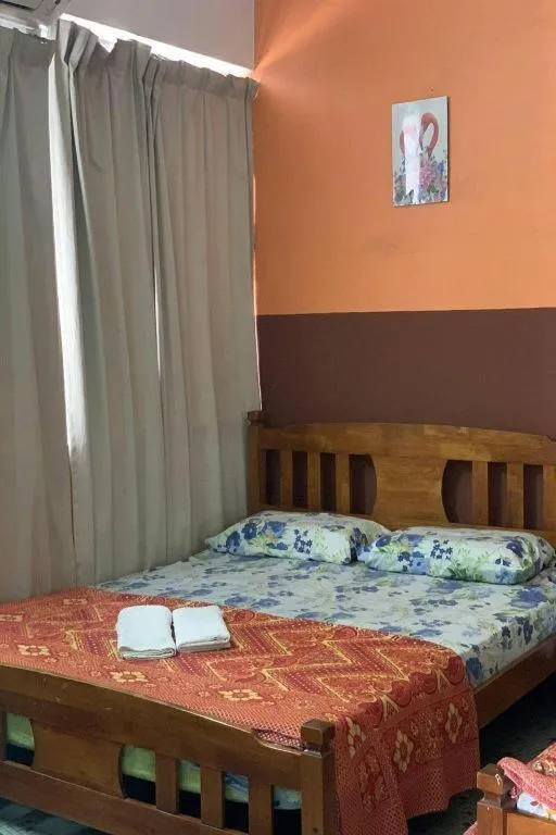 Bed in Sun Golden Inn